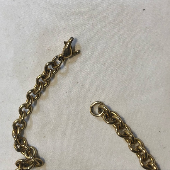 Vintage Costume Gold toned Jewellery, Purple accents , with matching earrings - Picture 9 of 11